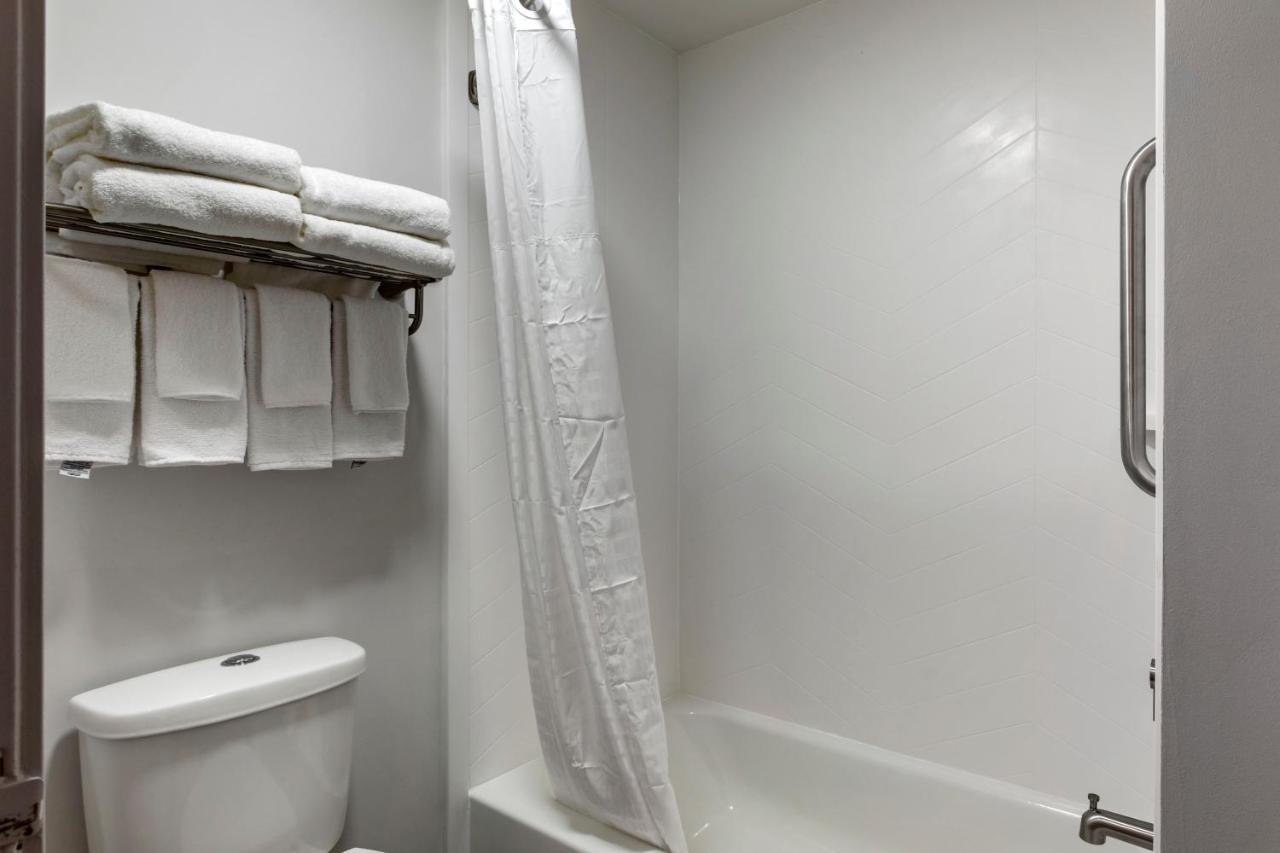 Comfort Inn Mount Pleasant - Расин Экстерьер фото