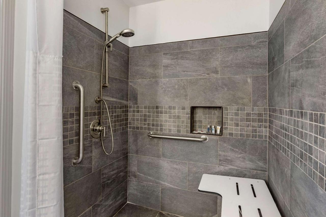 Comfort Inn Mount Pleasant - Расин Экстерьер фото